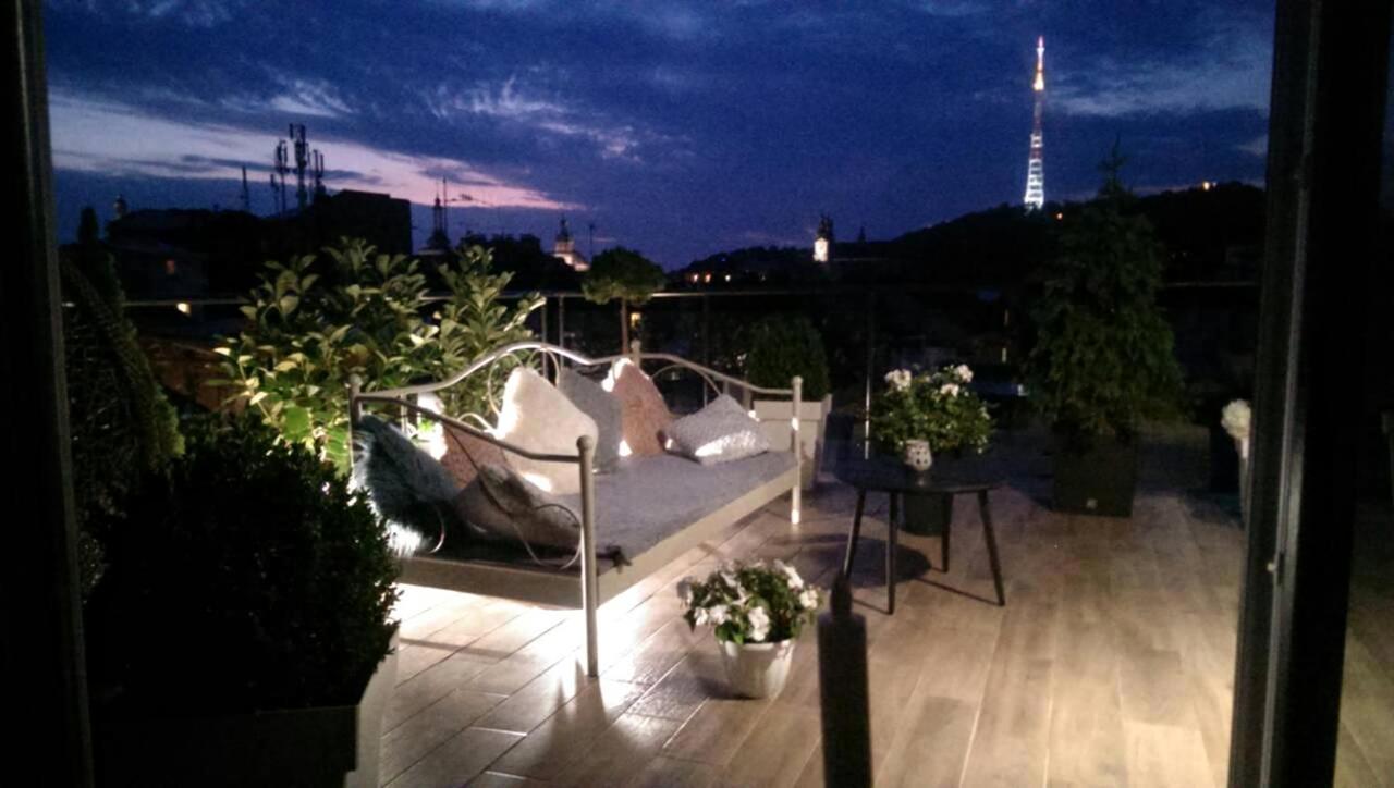 Apart-Terrace On Baker Street Lviv Exterior photo